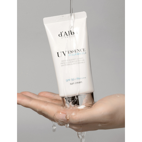 자외선 차단력과 수분 공급력을 겸비한 모든 피부 타입을 위한 달바 워터풀 에센스 선크림