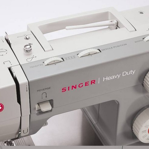 싱거 준공업용 스탠다드 미싱 (SINGER 4411)은 심플하면서도 강력한 성능을 자랑하는 미싱기입니다.