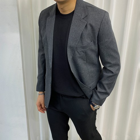 프리미엄 소재와 세련된 디자인이 결합된 남성 자켓