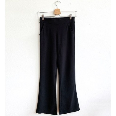 여름철 편안함과 스타일의 정수: 잘빠진 여성용 썸머 부츠커트 팬츠