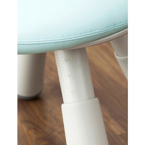 꿈을 키우는 공간, 일룸 윙 키즈 의자로 완성하세요.