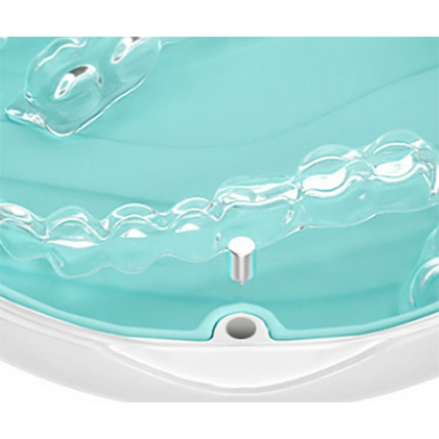 숨 쉬는 케이스로 쾌적하게! 교정 유지 장치 관리의 새로운 기준