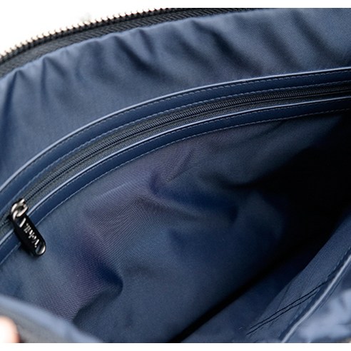 저렴한 가격에 스타일과 실용성을 갖춘 볼빅 프리미엄 스컬 클러치백 VAJPPC