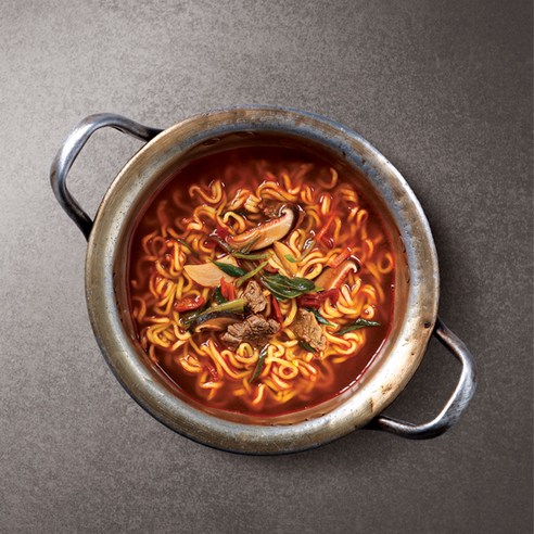 깊은 맛과 얼큰함의 조화, 더미식 장인라면 얼큰한맛