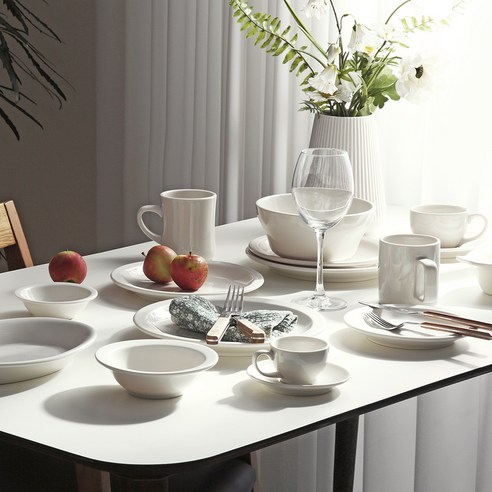 심플한 디자인과 뛰어난 활용도로 매일 밥상을 특별하게 만들어주는 시라쿠스 뉴욕 백지 원형접시