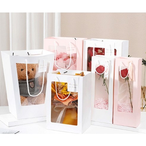 투명 꽃 쇼핑백으로 완성하는 센스 만점 선물 포장