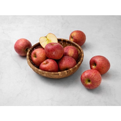 달콤하고 싱싱한 즐거움의 봉지: 곰곰 맛있는 보조개 사과