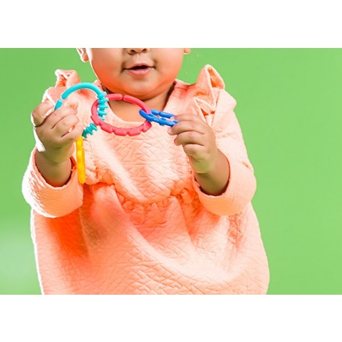 아기의 발달과 즐거움을 촉진하는 다목적 유모차 장난감