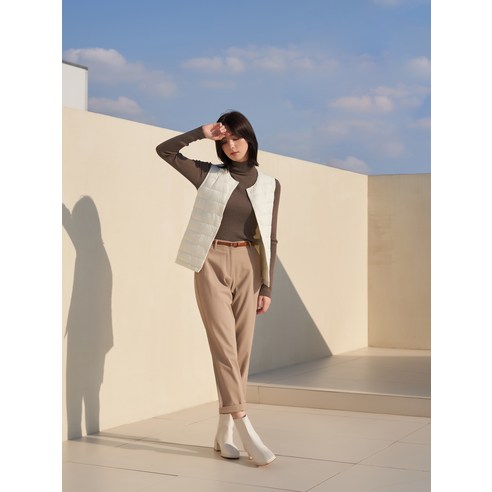 ELLE PARIS 여성용 경량 넥 변형 패딩 조끼, 할인가격, 로켓배송, 나일론 100%, 겨울 계절에 적합