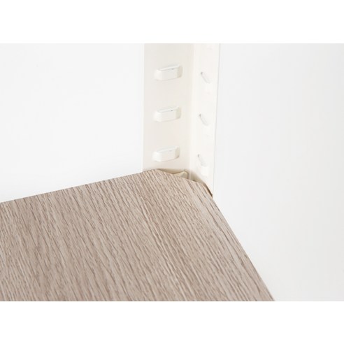 모던한 디자인의 실용적 선반