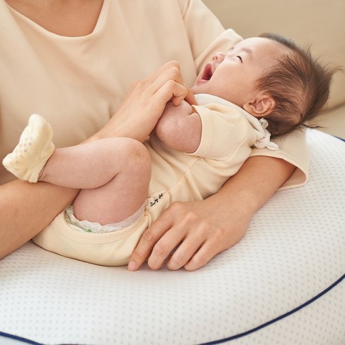 이몽 듀라론 냉감 스노우쿨 달숨 수유쿠션은 편안하고 시원한 수유를 위해 개발된 제품입니다.