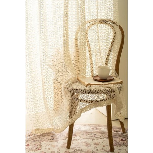 데코뷰 내츄럴 뜨개레이스 가리개커튼은 홈베딩을 위한 멋진 커튼입니다.