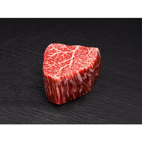 한우 안심의 부드러움과 육즙, 프랑스식 샤또브리앙 스테이크의 만남