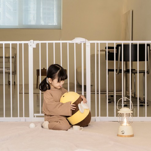 좁은 문틈, 불안한 아기! 아가드 이지슬라이드 안전문으로 안심 육아 시작하세요 주방가드