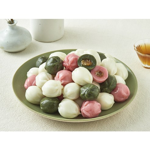 달콤하고 쫄깃한 모듬 꿀떡의 특별한 경험