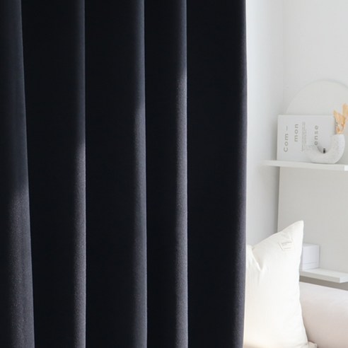 빛과 소음을 차단하고 아늑함을 더하는 메종텍스타일 사운드오프 벨벳 암막커튼