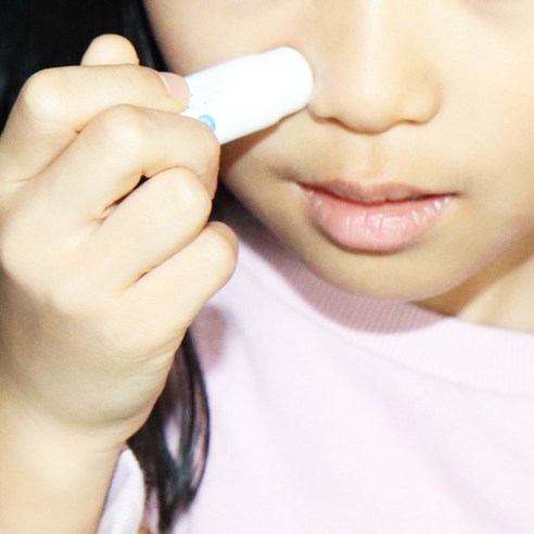 베베마망 수호밤 퓨어 스틱은 유아용 제품으로 안전하고 모든 피부에 사용할 수 있는 베베마망의 대표적인 제품입니다.