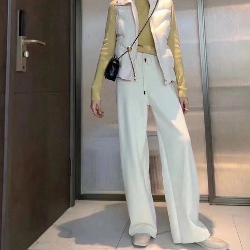 女  時尚  服裝  下裝  長褲  成年女性  成年女性  婦女  女人  淑女