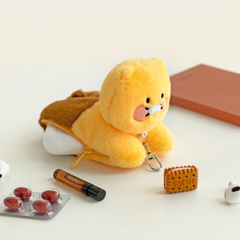 작고 귀여운 행복, 카카오프렌즈 릴 파우치 키링으로 잃어버린 물건 찾기!