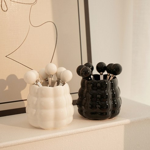 작은 사치로 완성하는 주방의 품격, 몬드스팟 미니 세라믹 엠보 수저통