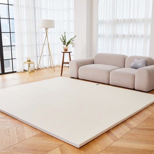 꿈결 같은 안전, 루나스토리 프리미엄 항균 폴더매트로 시작하는 행복 육아