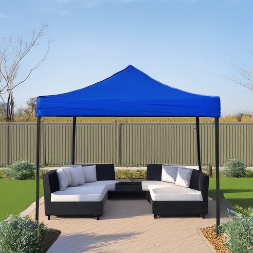 푸른 하늘 아래 펼쳐지는 특별한 캠핑 공간