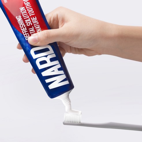 상쾌한 숨결, 건강한 미소를 위한 나드 리프레싱 토탈 솔루션 시그니처 치약 프레쉬 민트