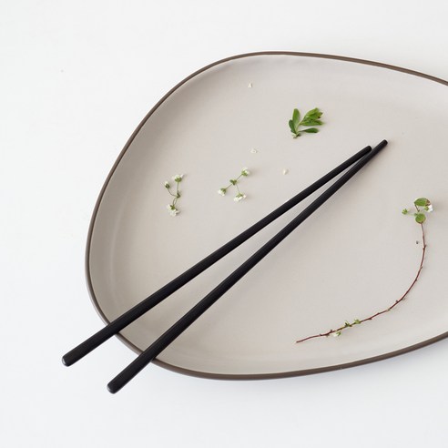 이스트마크 빈티지블랙 수저 세트로 식탁에 품격을 더하세요