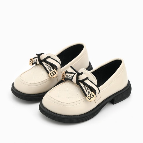 사랑스러운 디자인과 편안한 착용감, 5점 만점의 래빗풋 여아용 타이 리본 로퍼