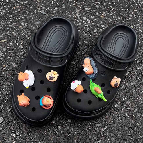 카피바라 클로그 파츠로 평범한 신발에 귀여움 한 스푼!