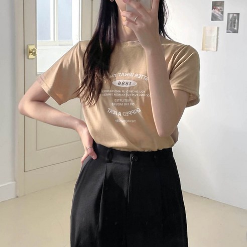 女 時尚 服裝 上衣 短袖 t卹 成年女人 成年女人 女士 女人 涼爽 夏天 夏天 夏天 夏天 夏天 夏天 涼爽的夏天 仲夏 夏天 夏天 炎熱的夏天炎熱的夏季 炎熱的夏天 夏天 女士們 女士 冷靜 冷靜 女裝 服裝 短袖T卹