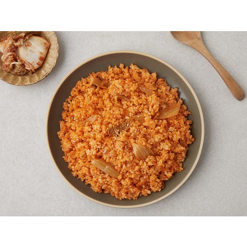 간편하게 즐기는 매콤하고 고소한 호밍스의 김치볶음밥