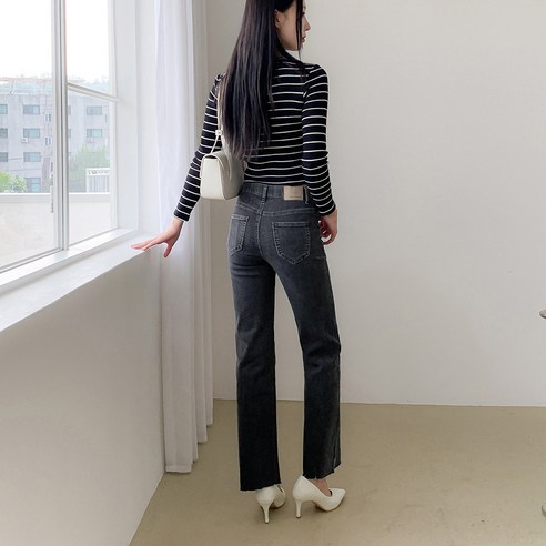 女人  時尚  服裝  底部  牛仔褲  長褲  成年女性  成年女性  婦女  女人