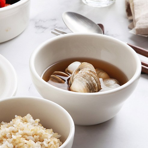 미니멀리즘의 정수, 시라쿠스 뉴욕 백지 대접으로 식탁에 예술을 더하세요.