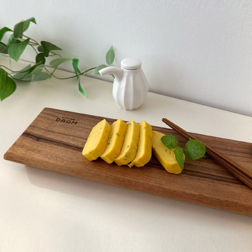 주방 인테리어와 실용성을 모두 갖춘 고품격 원목 회전접시 도마