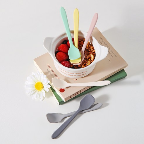 이지실리 실리콘 스푼으로 우리 아기의 안전하고 즐거운 이유식 시간을!