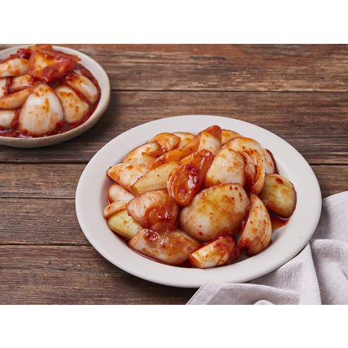 갓 담근 신선함이 식탁에! 모산김치 창녕 양파 김치