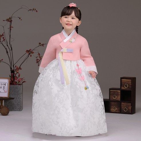 아이의 특별한 날, 더예한복 서린천사 한복 세트로 잊지 못할 추억을 선물하세요!