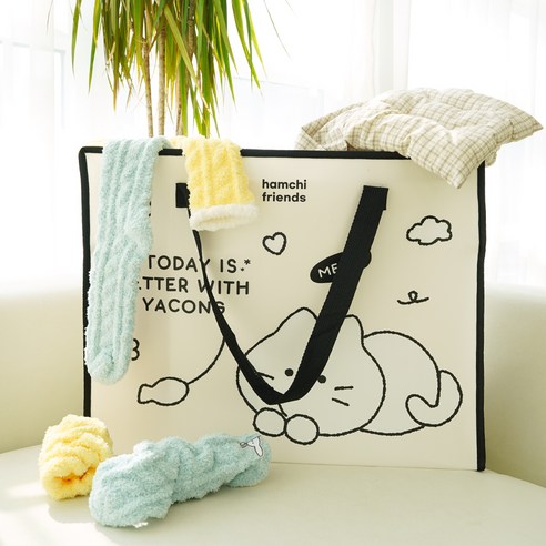 일상에 스며드는 사랑스러움과 실용성, 햄치 프렌즈 타포린 백