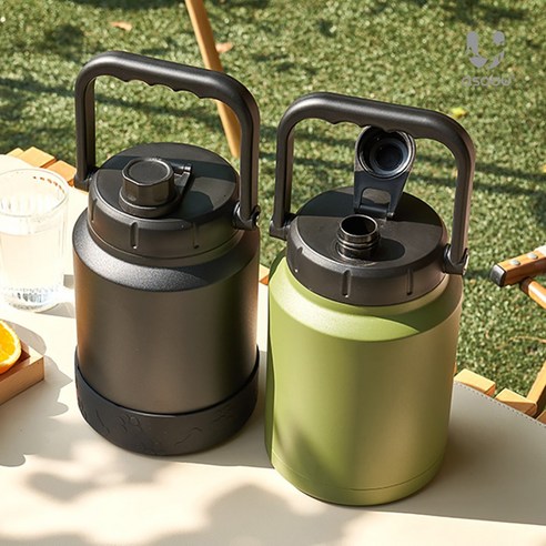 수분을 충분히 유지하는 데 필수적인 넉넉하고 내구성 뛰어난 휴대용 워터저그