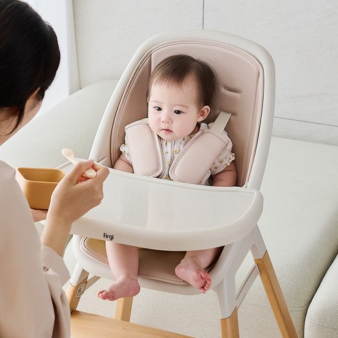 퍼기 하이체어: 안전, 성장, 편리함을 담은 우리 아이 첫 의자