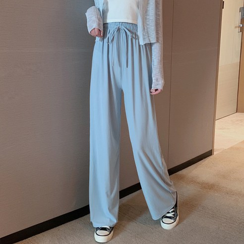女  時尚  服裝  下裝  長褲  成年女性  成年女性  婦女  女人  淑女