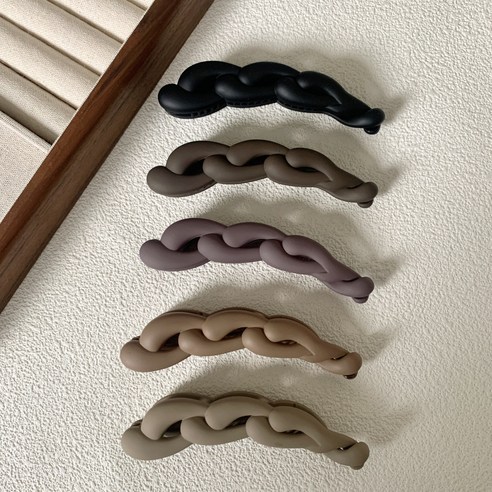 당신의 겨울 스타일을 완성할 마법, 모던 무광 꼬임 바나나 집게핀 5종 세트 바나나집게핀