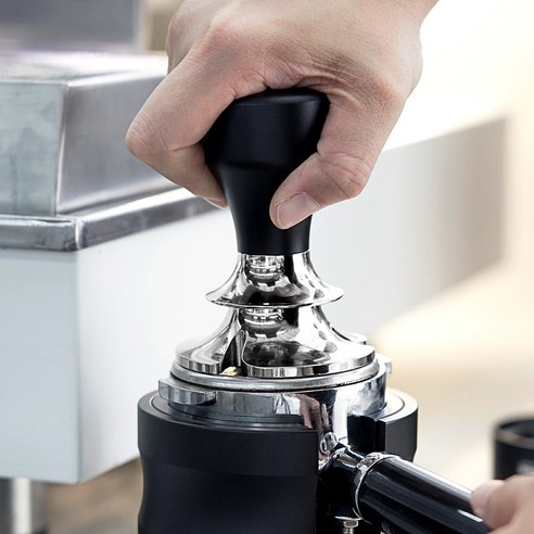 자동화된 템핑을 통한 일관된 커피 추출 혁명