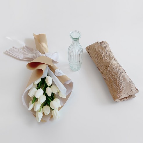 튤립 꽃다발 + 전용화병 선물 세트, 화이트
