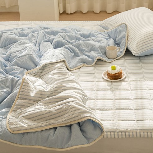 럭셔리한 수면과 스타일리시한 침실 인테리어를 동시에 만족시키는 쉬즈홈 베이킹 세미워싱 리버시블 차렵 이불 세트