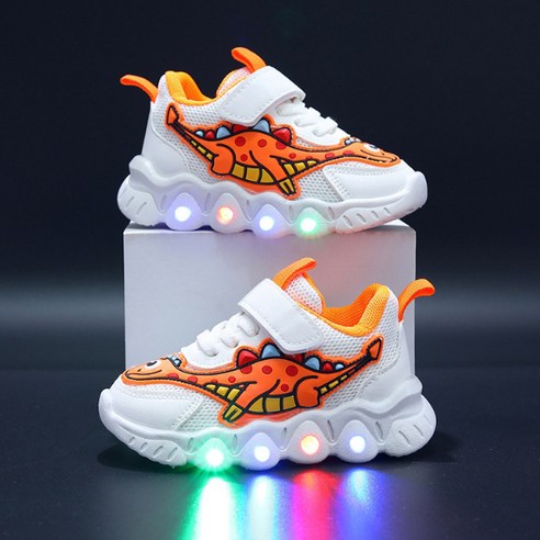 아이의 상상력을 밝히는 마법 같은 신발