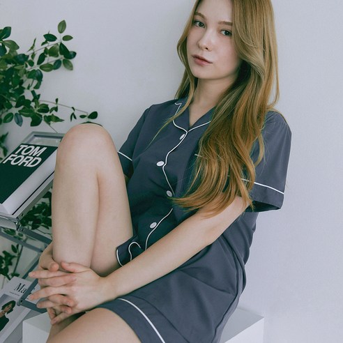 오프아워 여성용 마일드 실크 라인 터치 반팔 카라 상하의 잠옷 세트