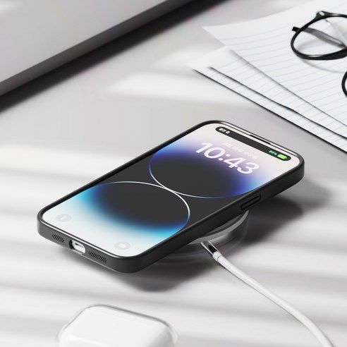 누아트의 마그네틱 컬러엣지 풀커버 케이스는 아이폰 16 Pro 사용자들에게 최적의 선택이 될 것입니다.