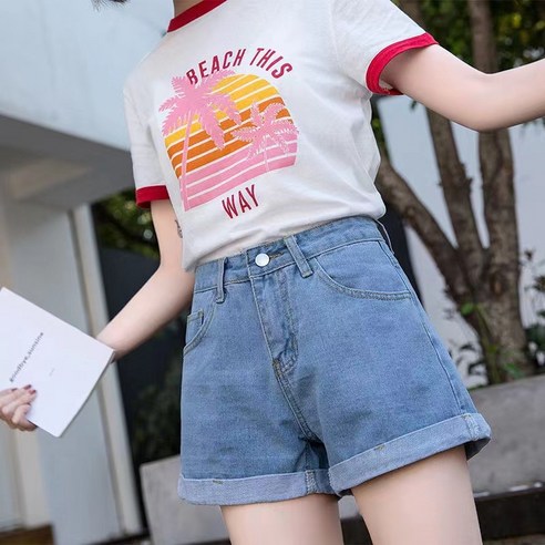 女  時尚  服裝  下裝  短褲  成年女性  成年女性  婦女  女人  淑女